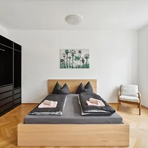 Design Near Mariahilferstrasse 비엔나